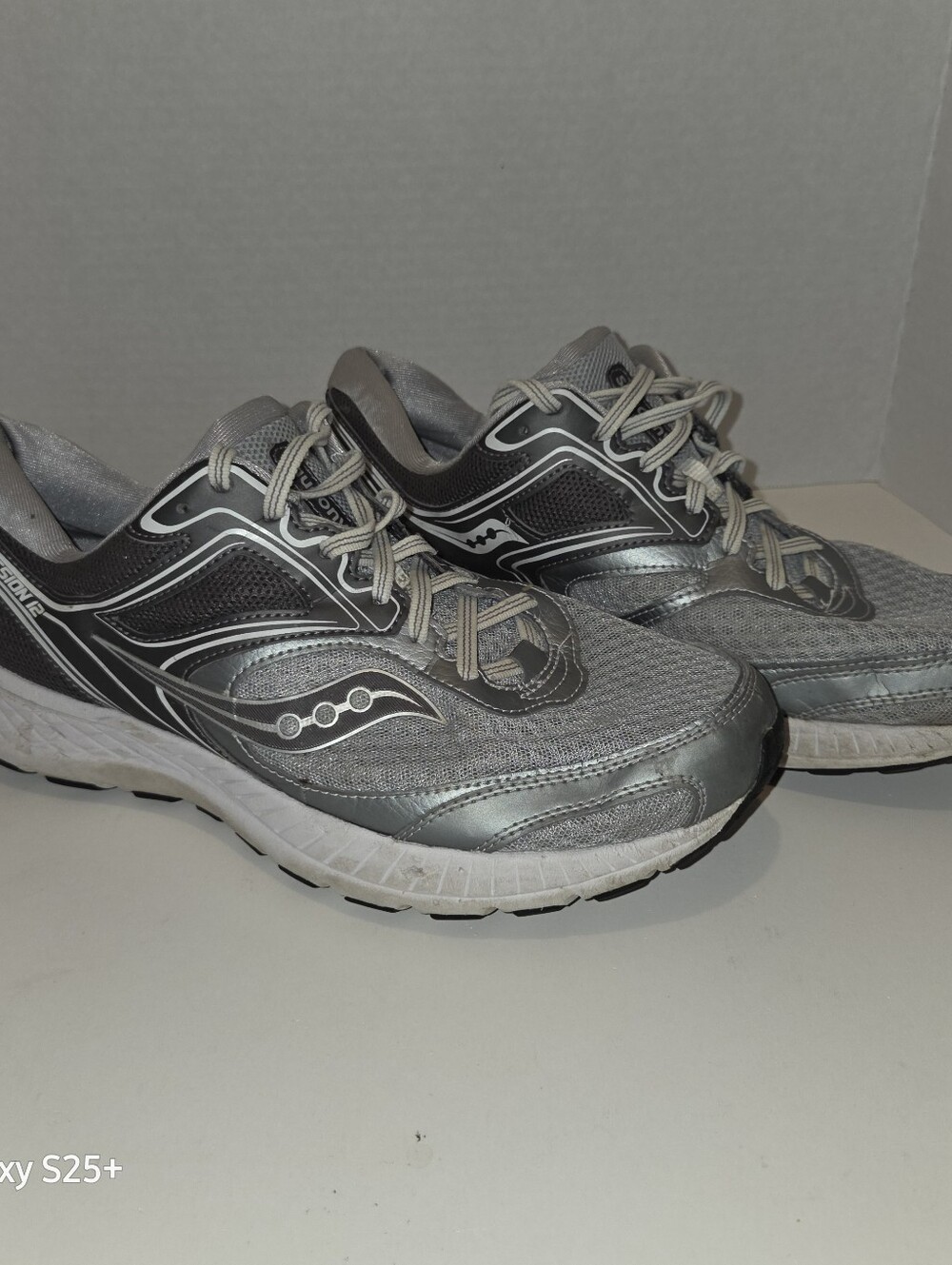 Saucony Cohesion 12 Versafoam Grid Running Athletic Sneaker Grey Womens 12 W